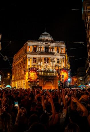 Noć kada je glazba ujedinila tisuće ljudi kod Vječne vatre