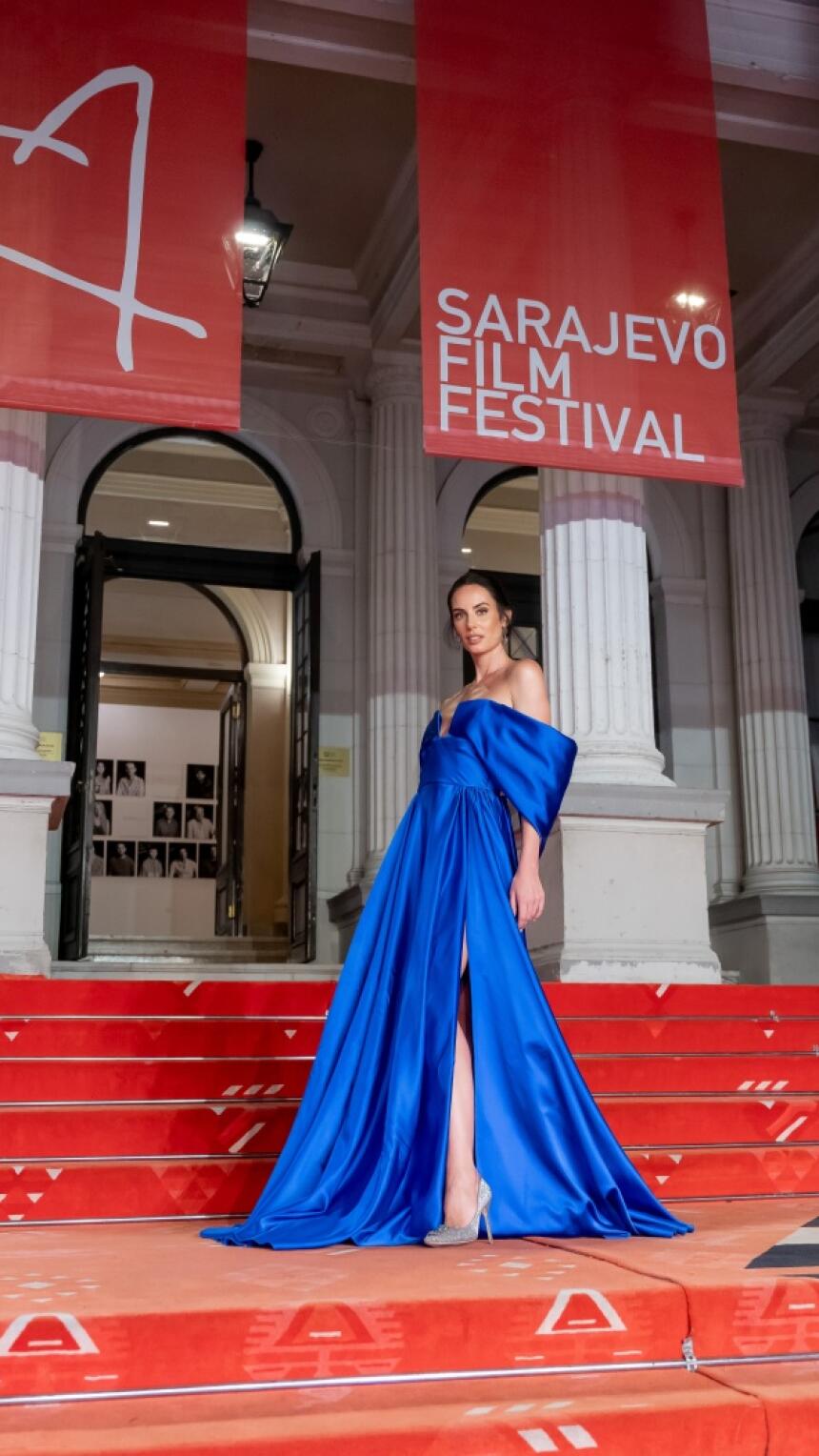 Amira Pertesi otkrila nam je kako su izgledale pripreme za red carpet sa Sarah Čerkez