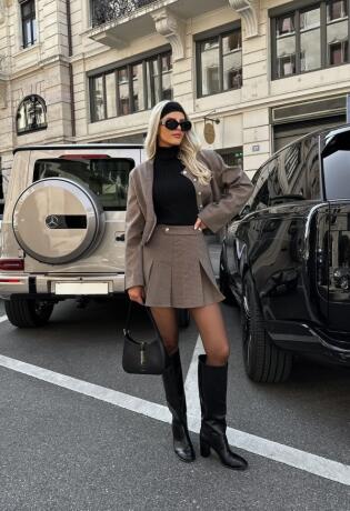 Savršen H&M jesenski outfit: Zemljani tonovi i neodoljivi blejzer