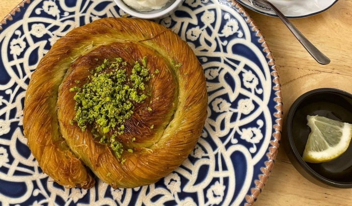 Volite kadaif u Dubai čokoladi? Možete ga kušati u još jednoj slastici blizu Sarajeva.