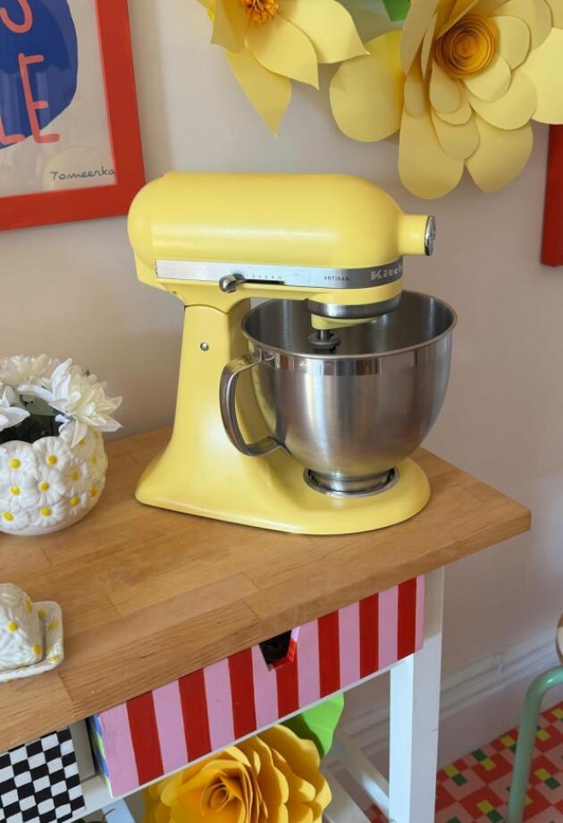 Najpoželjniji dodatak svake kuhinje, od sada i vaše: KitchenAid predstavio boju godine