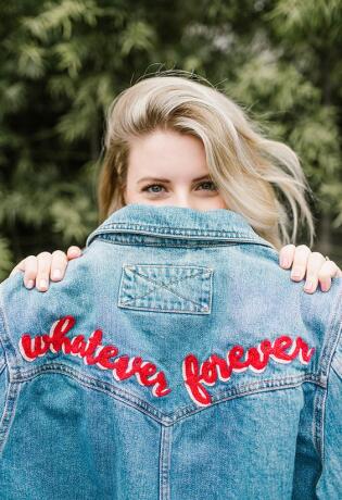 Pronašli smo 2 cool DIY ideje uz koje možete personalizirati svoju jeans jaknu
