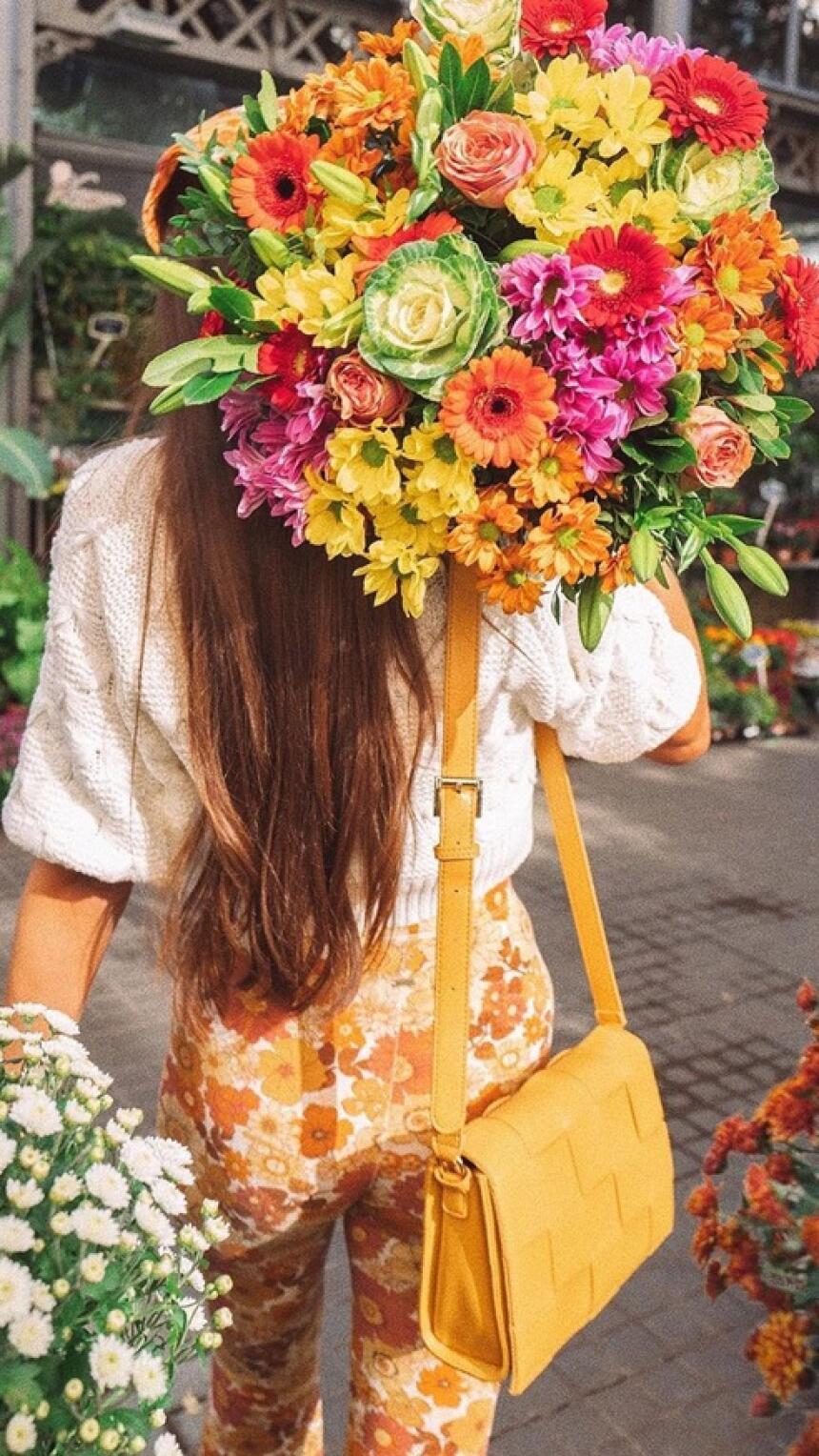 Street style inspiracija: Kako nositi upečatljive hlače sa uzorkom?
