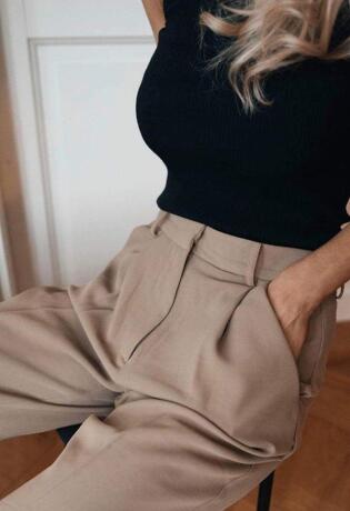Ljetna office izdanja uz svestrane hlače u nude tonovima