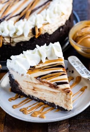 Recept za super kremasti cheesecake od kikiriki putera i čokoladnih kolačića koji se ne peče
