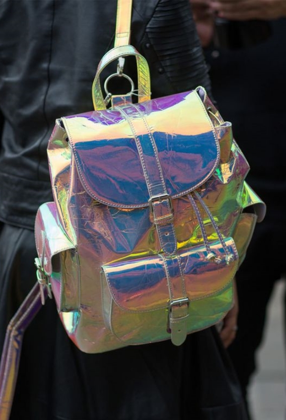 Outift ideje s torbicama iridescentnog sjaja + high street ponuda