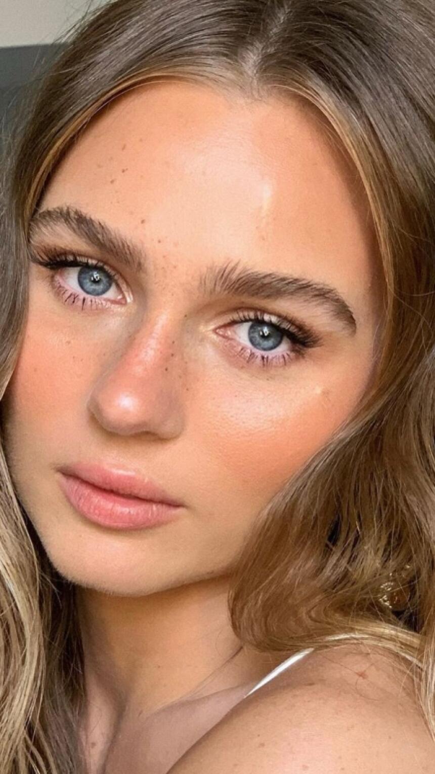 Make up greške koje često ponavljamo ljeti i kako ih izbjeći