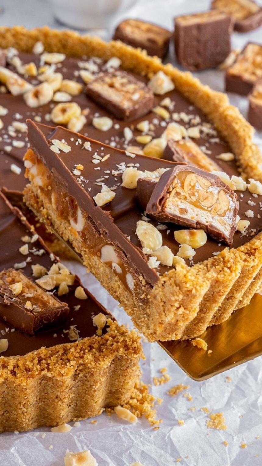 Recept za bezglutenski Snickers kolač koji se ne peče