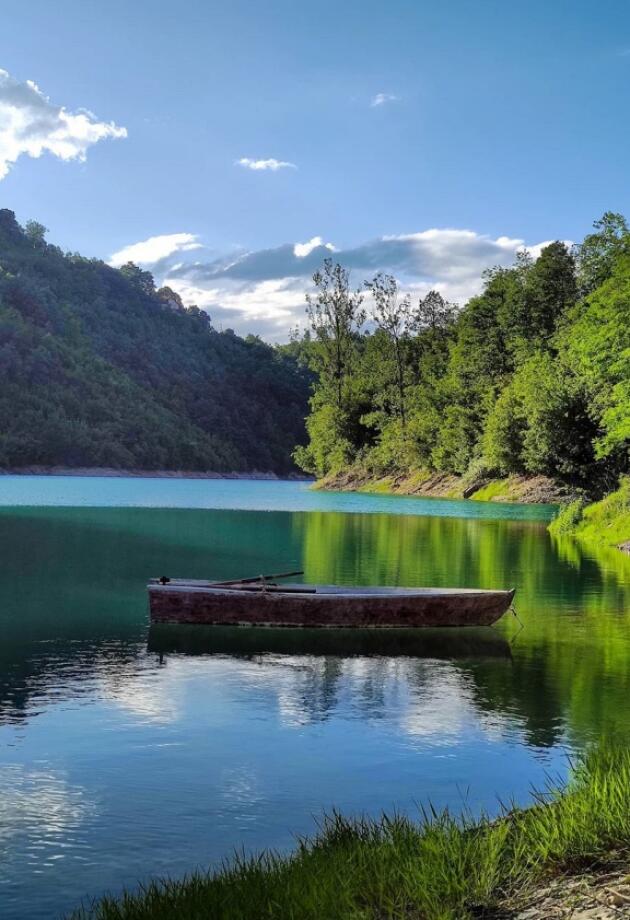 Pogledajte zašto su jezera u blizini Jablanice savršena destinacija za ljetni odmor