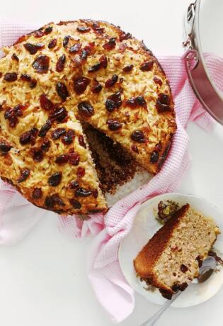 Ines je podijelila sa nama recept za mekani kuglof sa brusnicama koji će oduševiti sve slatkoljupce