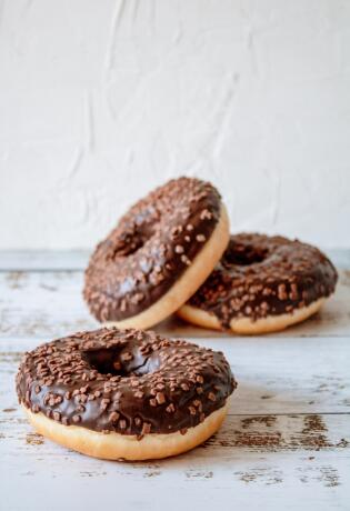 Pronašli smo sjajan recept za ukusne i mekane čokoladne krafne koje ne trebate pržiti
