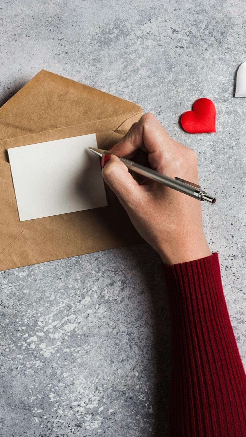 Što napisati u čestitku za Valentinovo? Izdvojili smo 23 najbolja citata koja će oduševiti voljene osobe!