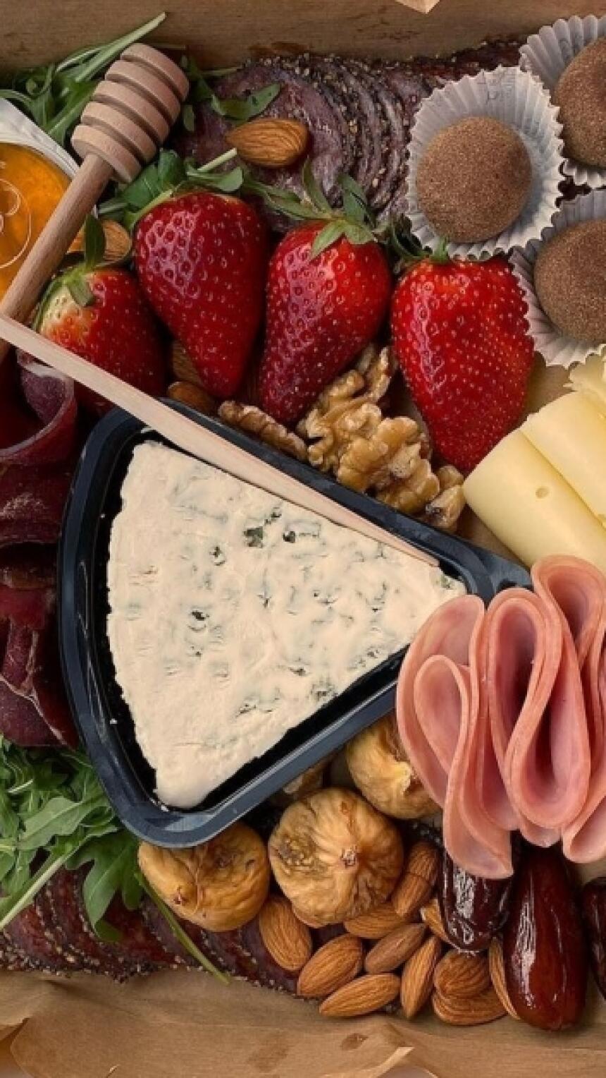 Svoju omiljenu gourmet platu sada možete naručiti na kućnu adresu u Sarajevu. Upoznajte @graze_boxes_!