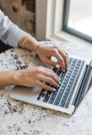 LinkedIn je dodao opciju 'stay at home mom' na popis poslova. Evo što to znači.