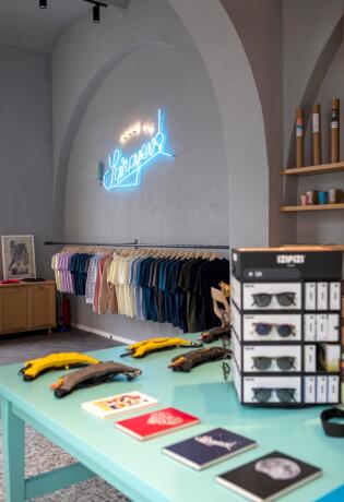 Zavirili smo u novi Molimao shop u Sarajevu koji izgleda cool. Donosimo foto priču!