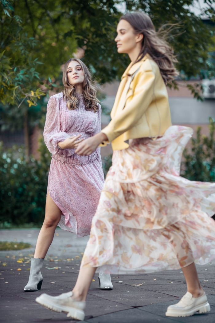 Street style editorijal: Donosimo fotografije snimljene sa trendy dizajnerskim artiklima na ulicama Sarajeva