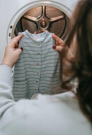 Mama Iva nam je otkrila kako jednostavno i uspješno skinuti mrlje sa dječije odjeće