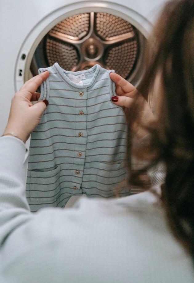 Mama Iva nam je otkrila kako jednostavno i uspješno skinuti mrlje sa dječije odjeće