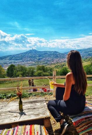 Prvi maj uz roštilj i pogled na Sarajevo! Evo gdje ići za Praznik rada.