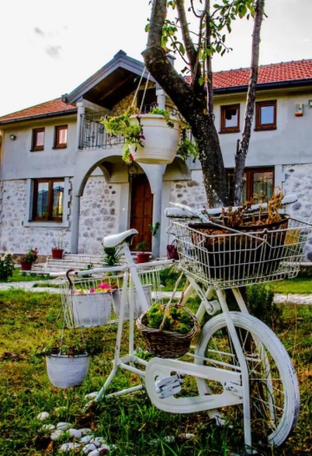 Na 15 minuta od Mostara se nalazi kuća sa bazenom i savršenim pogledom na planine