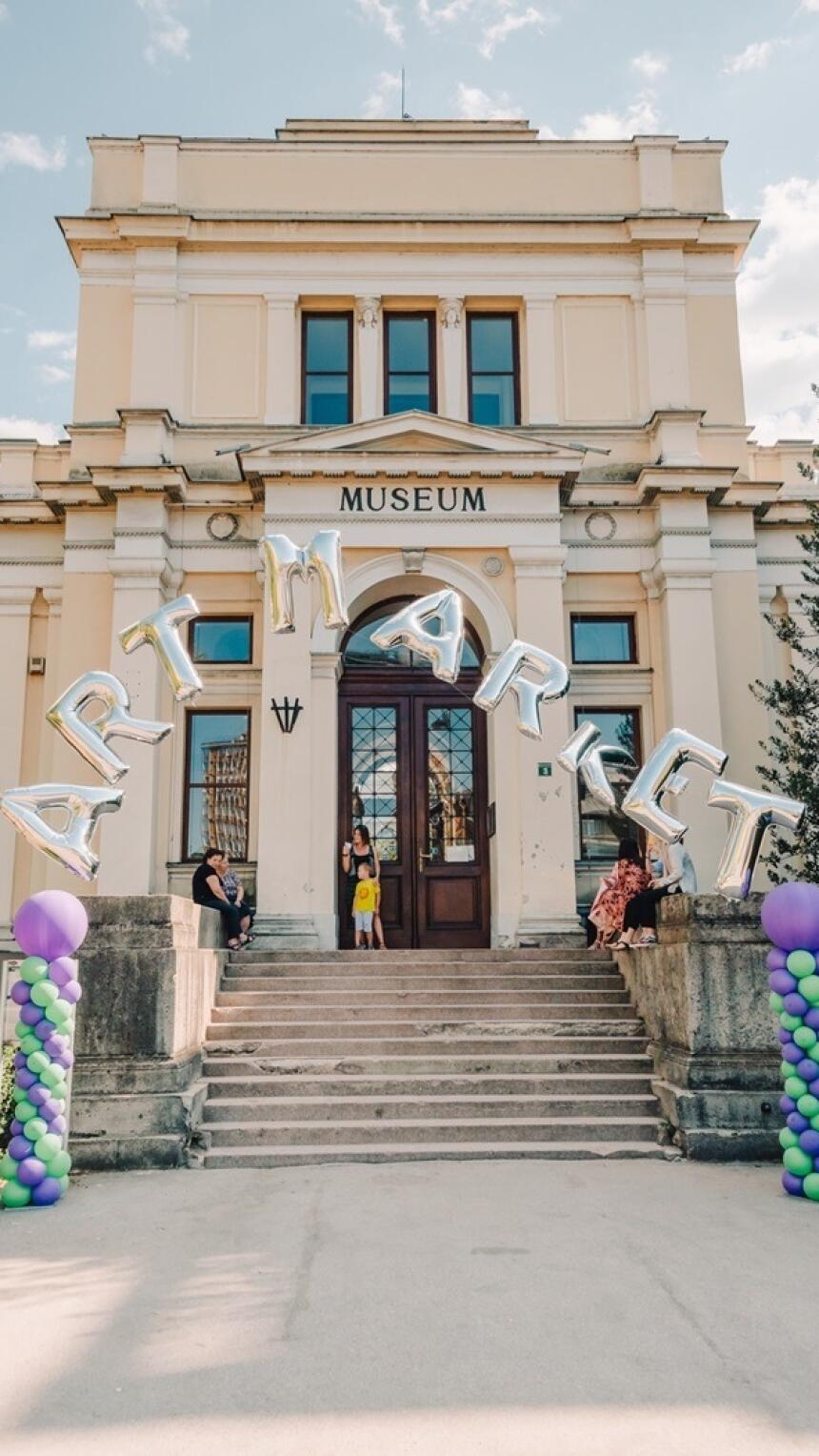 Ljeto, požuri! Saznali smo šta nas to sve očekuje na OREA Art Marketu ove godine.