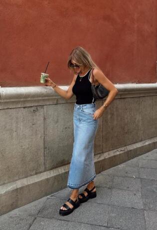 5 maxi jeans suknji iz Stradivariusa osvajaju simpatije dama svestranošću i udobnošću