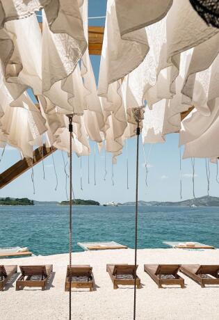 U blizini Splita nalazi se najljepši beach bar u Hrvatskoj. Evo i zašto.