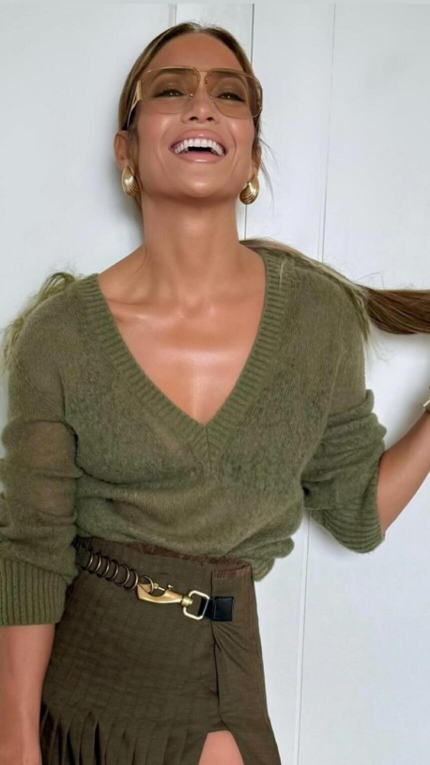 Ova softisticirana nijansa zelene osvaja ormare svih trendseterica. Evo kako je nositi.