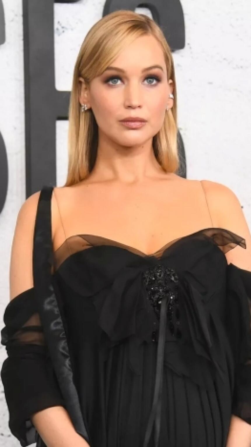 Svi pogledi na Jennifer Lawrence: Pogledajte zašto je buduća mama glavna tema večeri!