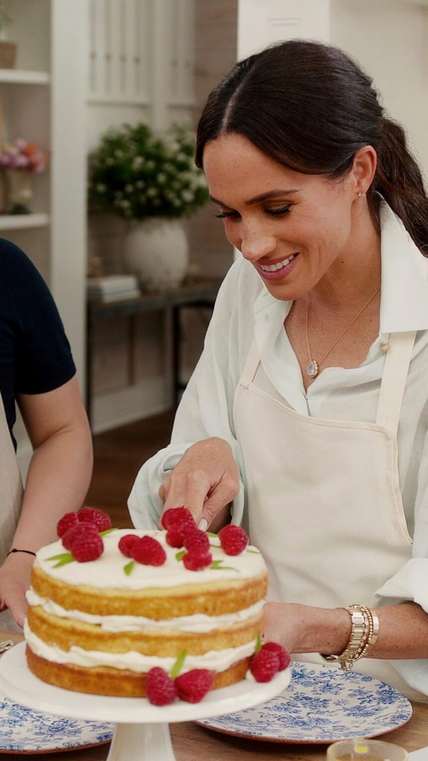 Recept koji je zaludio društvene mreže: Meghanina svadbena torta koju sada svi prave!