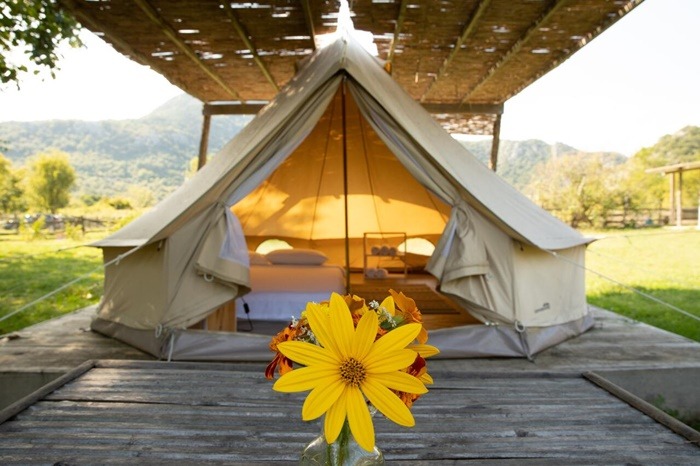 5 glamping adresa u Crnoj Gori koje nude nešto drugačiji odmor u šatorima uz bajkovit pogled