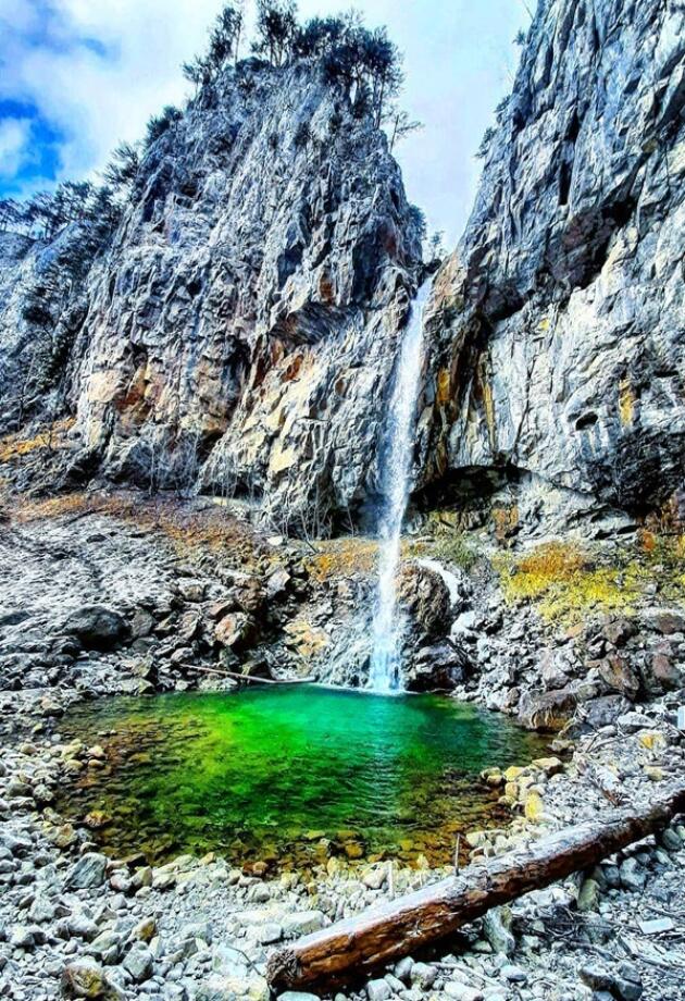 Ovaj skriveni vodopad nalazi se na bh.planini i odlična je opcija za vikend izlet