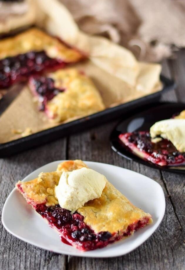 Galette sa šumskim voćem je omiljeni desert iz francuske kuhinje koji morate isprobati!