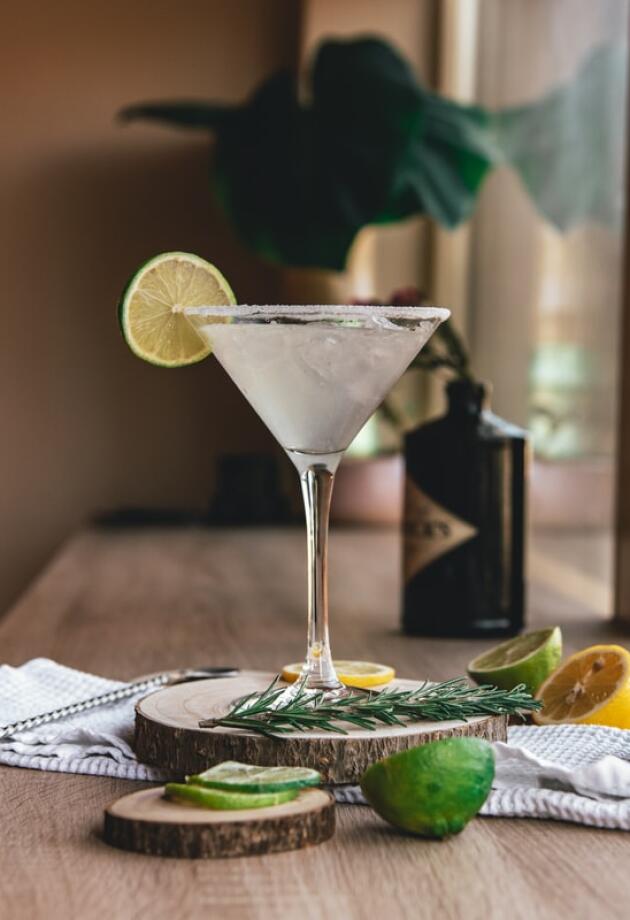 Koktel Martini danas slavi svoj dan. Donosimo izvorni recept!