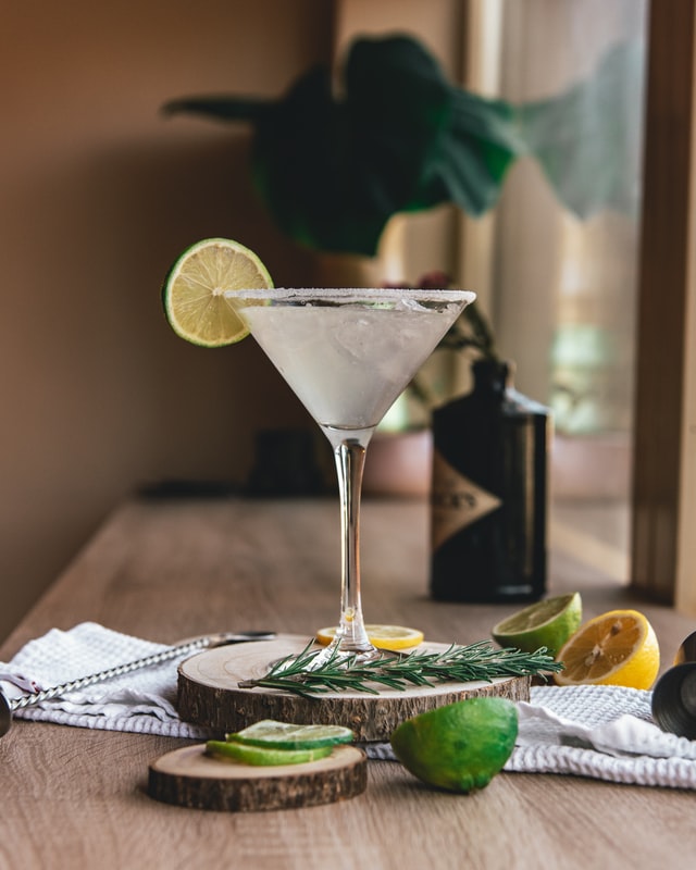 Koktel Martini danas slavi svoj dan. Donosimo izvorni recept!