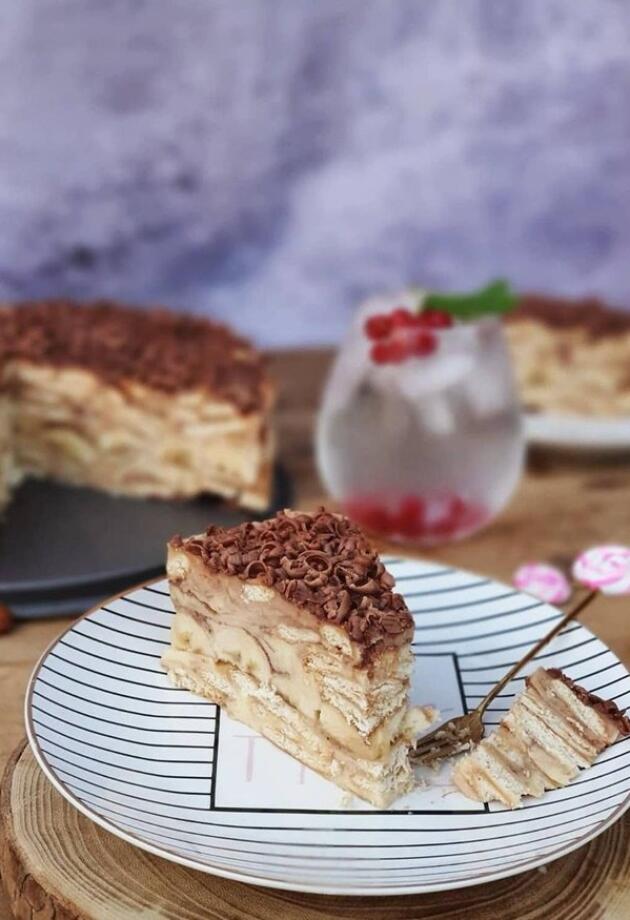 Imamo recept za brzu tortu s bananama koja se ne peče. I da, gotova je za samo 15 minuta!
