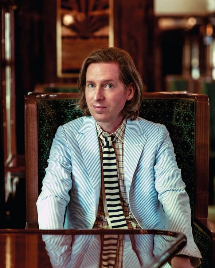 Uređenje vagona ovog vlaka potpisuje redatelj Wes Anderson prepoznatljiv po estetskim scenama vlakova u svojim filmovima