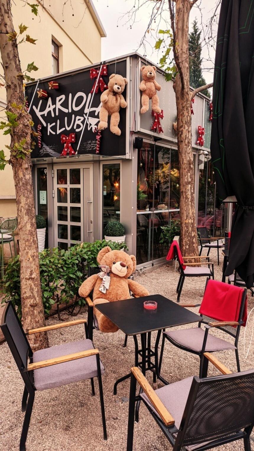 Kariola Klub u Mostaru: Topli čaj u društvu medvjedića kao najslađi početak dana