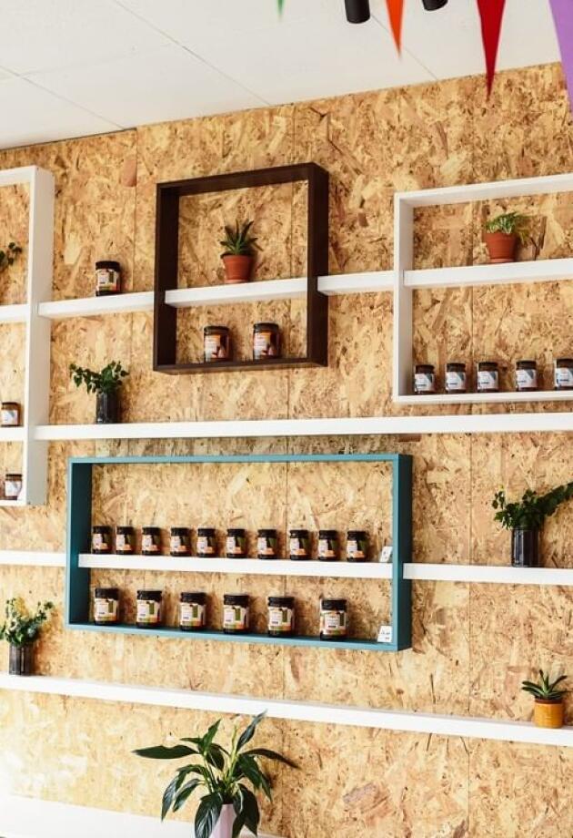 Pogledajte kako izgleda Tegla shop u Mostaru gdje možete kupiti (i kušati) njihove handmade namaze!