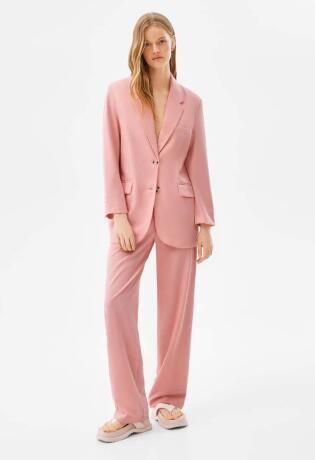 Trenutno traje 30% sniženje u Bershka trgovinama. Evo koje artikle želimo u svom ormaru!