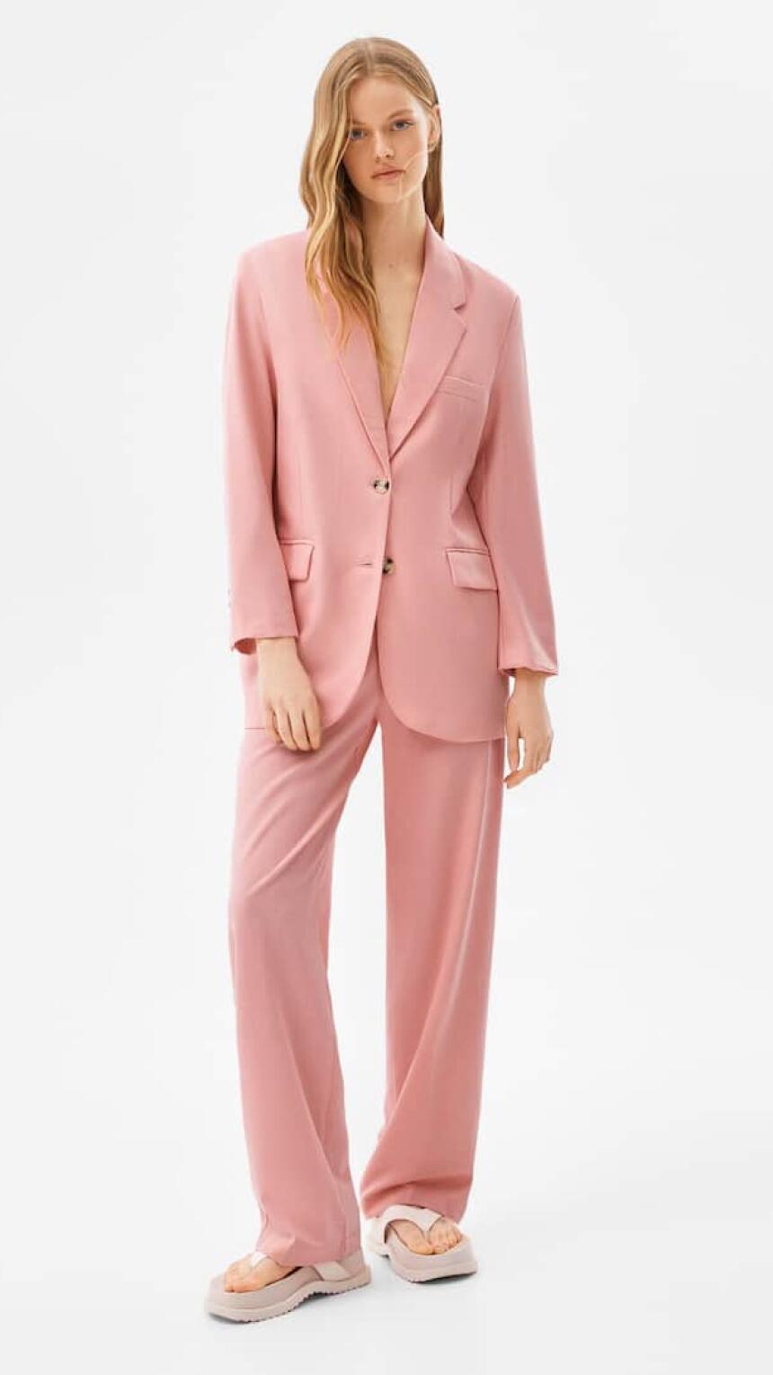 Trenutno traje 30% sniženje u Bershka trgovinama. Evo koje artikle želimo u svom ormaru!