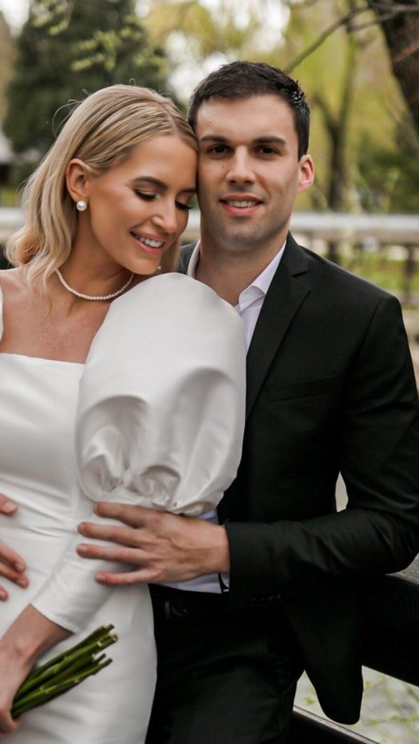 Ines je za vjenčanje birala nešto drugačiju vjenčanicu, a mi otkivamo sve detalje o njenom izdanju!
