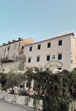 Ovaj restoran poznat po ribljim specijalitetima ne želite preskočiti pri sljedećem odlasku na Pelješac