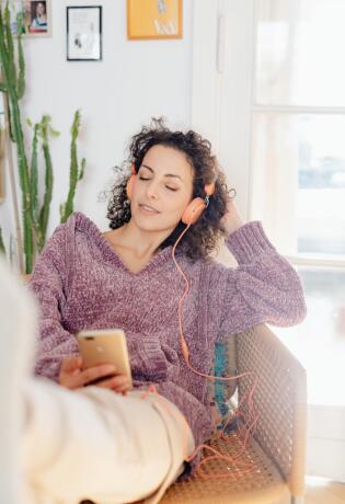 Bonjour.Spotify: Donosimo pop playlistu sa 50+ regionalnih hitova