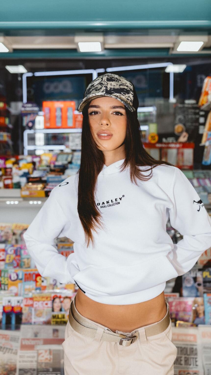 Emina Tsili je bila s nama u shoppingu: Donosimo njene outfite