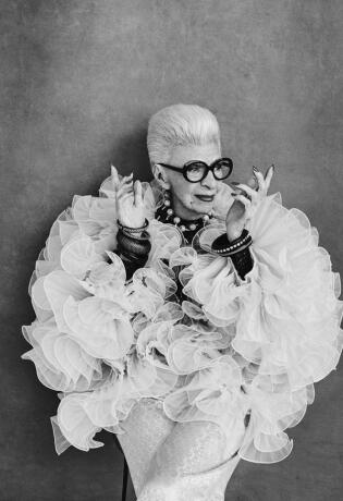 Modna ikona Iris Apfel je skoro proslavila 100. rođendan i u saradnji s H&M dizajnirala vlastitu kolekciju