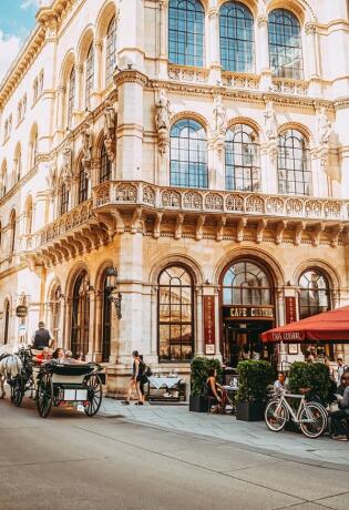 Cafe Central Vienna: Mjesto koje ne želite propustiti u posjeti Beču, za nostalgično uživanje u hrani, kafi i interijeru