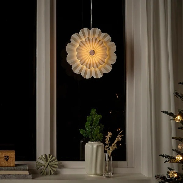 Ikea lampa u obliku cvijeta je jedna od najslađih dekoracija ovih praznika