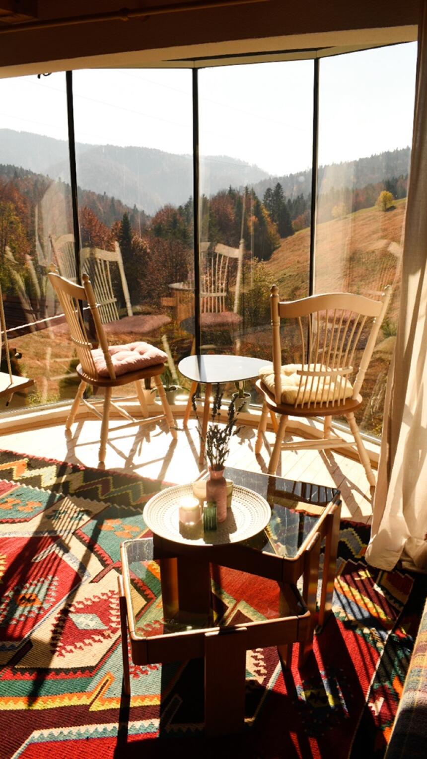 Little Cottage Dream: Osvojite noćenje za sebe i prijateljicu u preslatkoj kolibi u Ponijerima s prekrasnim pogledom!