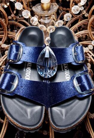 Birkenstock ima najudobnije i najslađe blagdanske papuče izrađene od baršuna